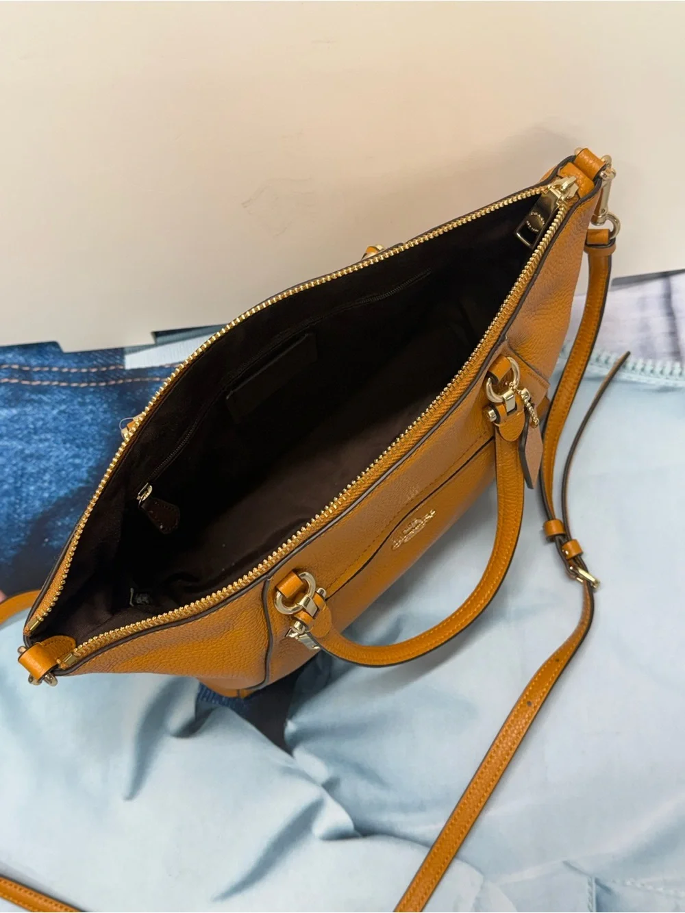 Coach new+tag pebbled